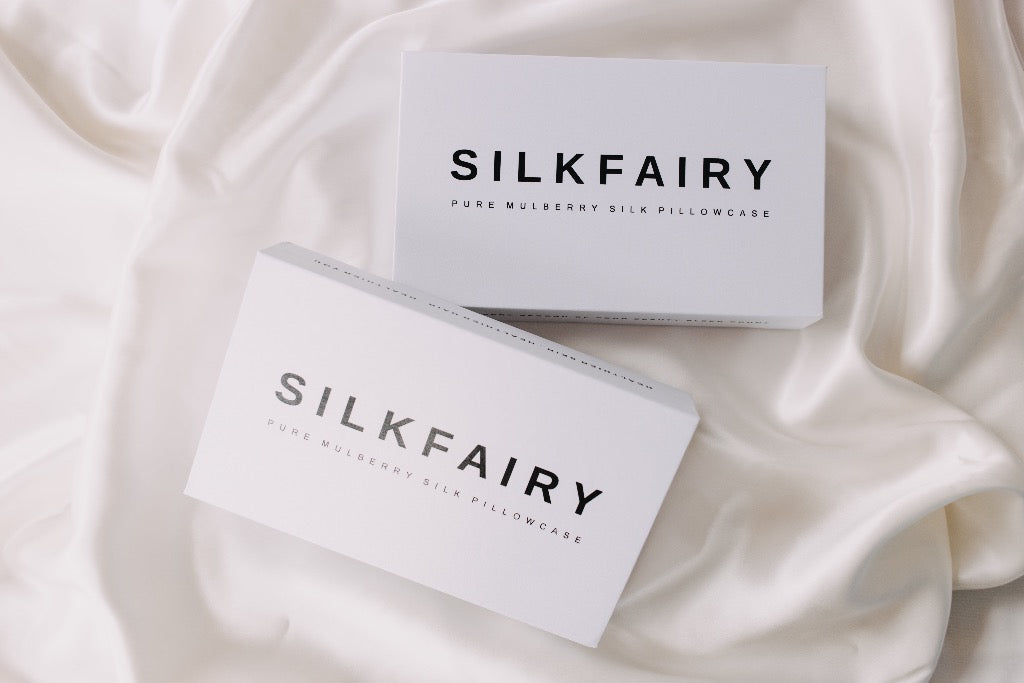 (NEW!) Silk Pillowcase Infused With Hyaluronic Acid and Argan Oil